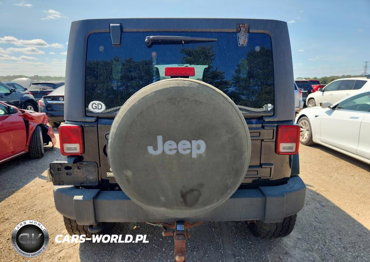 2011 Jeep Wrangler Unlimited Sahara VIN:1J4BA5H18BL588211 - 6