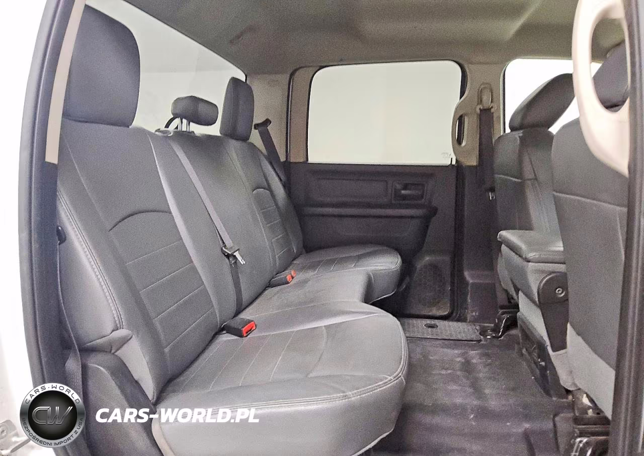 2019 Ram 1500 Classic Tradesman VIN:1C6RR6KT7KS633486 - 10