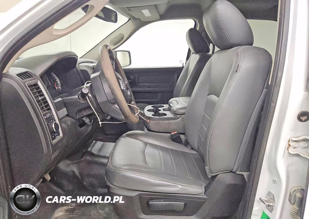 2019 Ram 1500 Classic Tradesman VIN:1C6RR6KT7KS633486 - 7