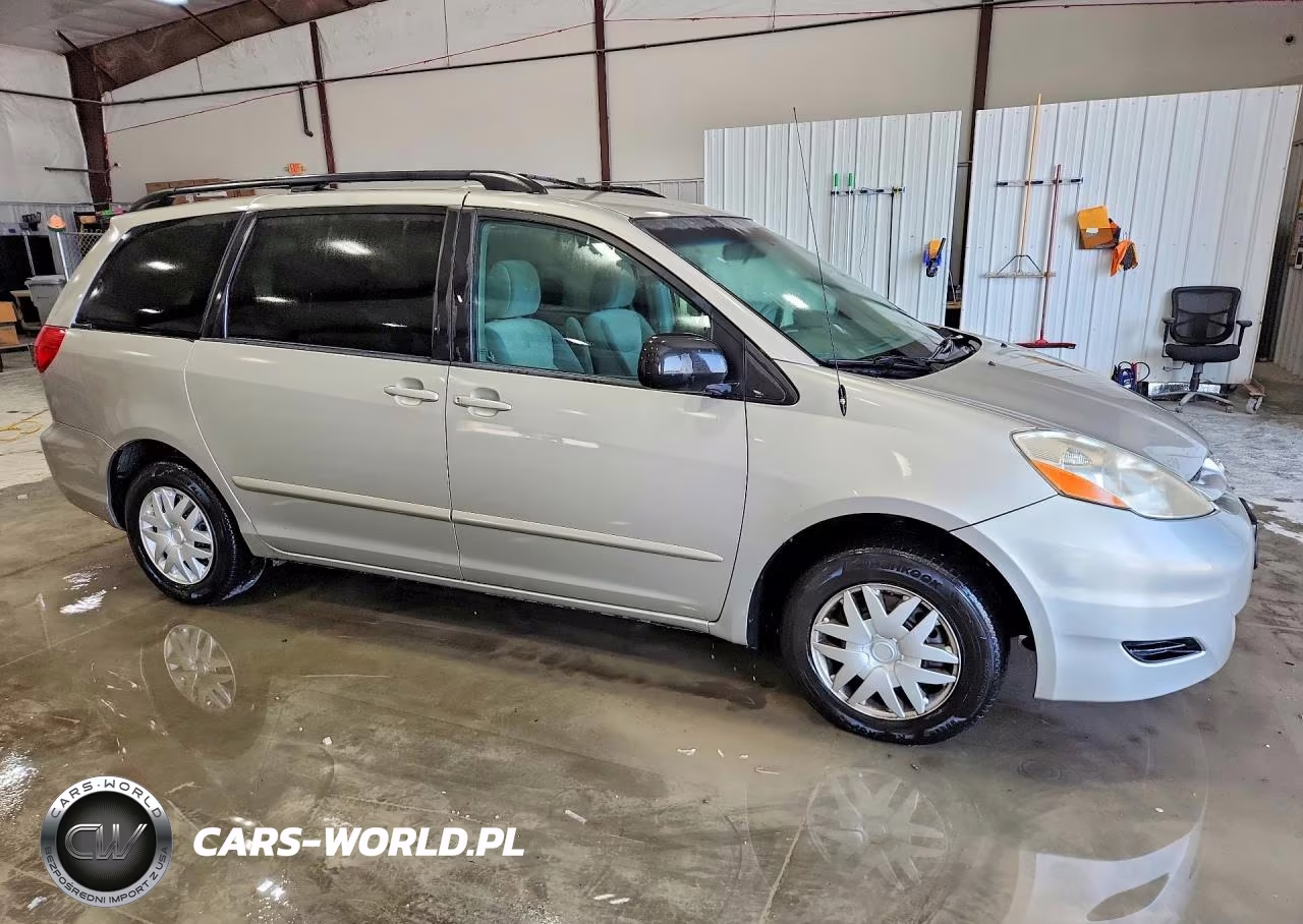 2010 Toyota Sienna Le 8-Passenger VIN:5TDKK4CC9AS330461 - 4