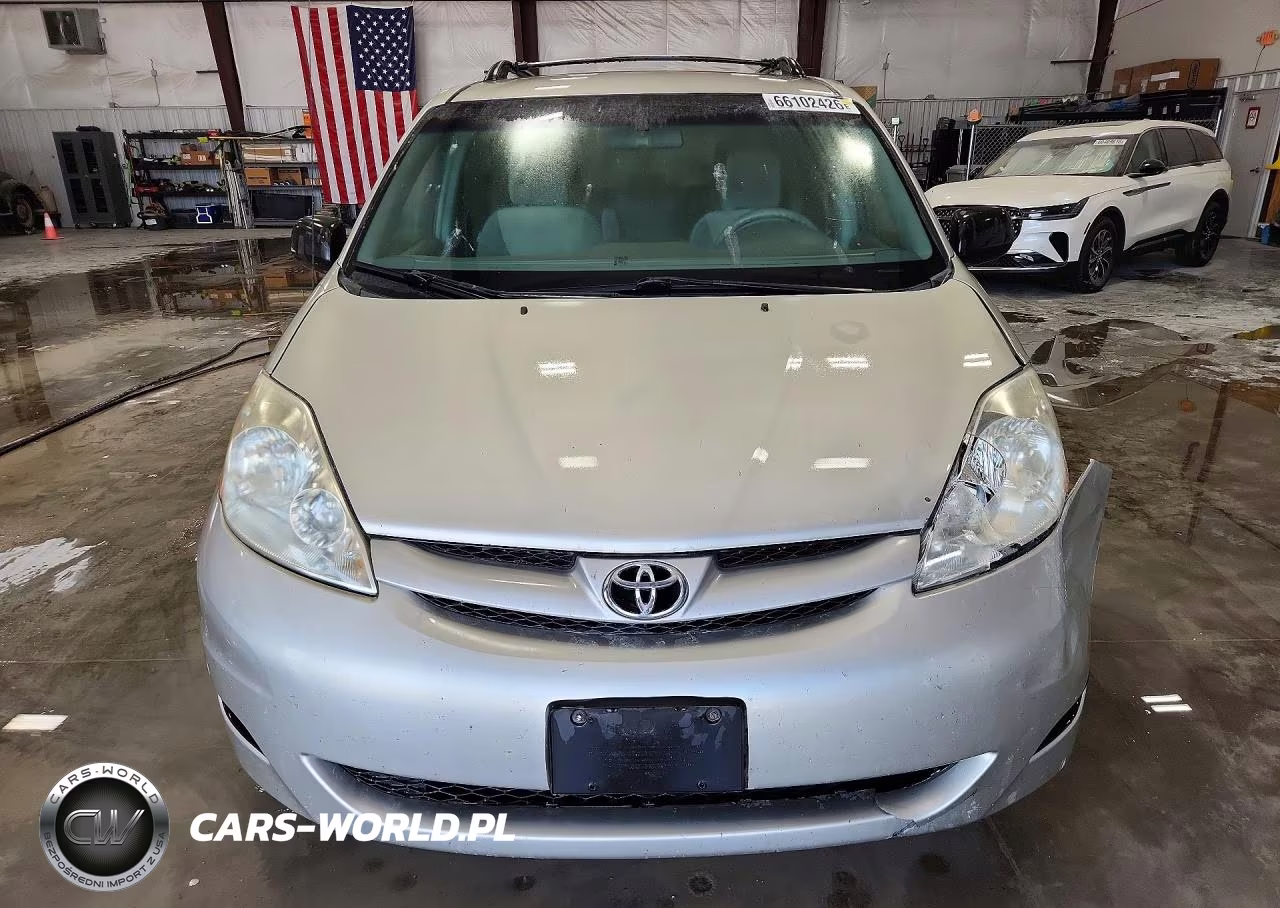 2010 Toyota Sienna Le 8-Passenger VIN:5TDKK4CC9AS330461 - 5