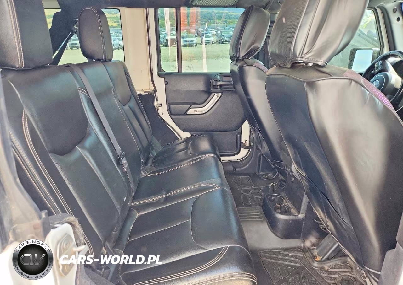 2016 Jeep Wrangler Unlimited Rubicon VIN:1C4BJWFG2GL265718 - 10