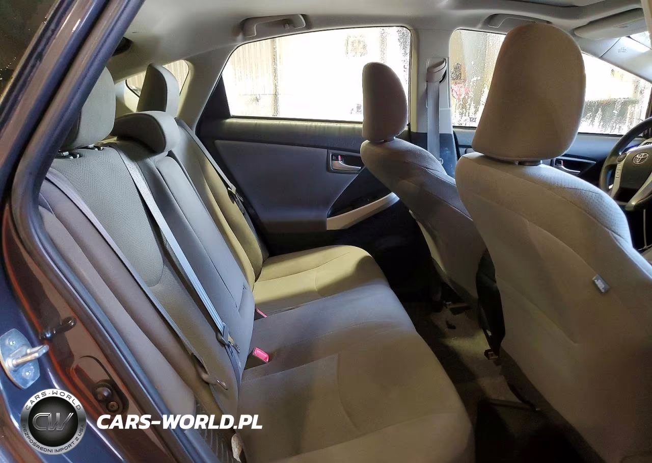 2014 Toyota Prius Three VIN:JTDKN3DU6E1821744 - 10