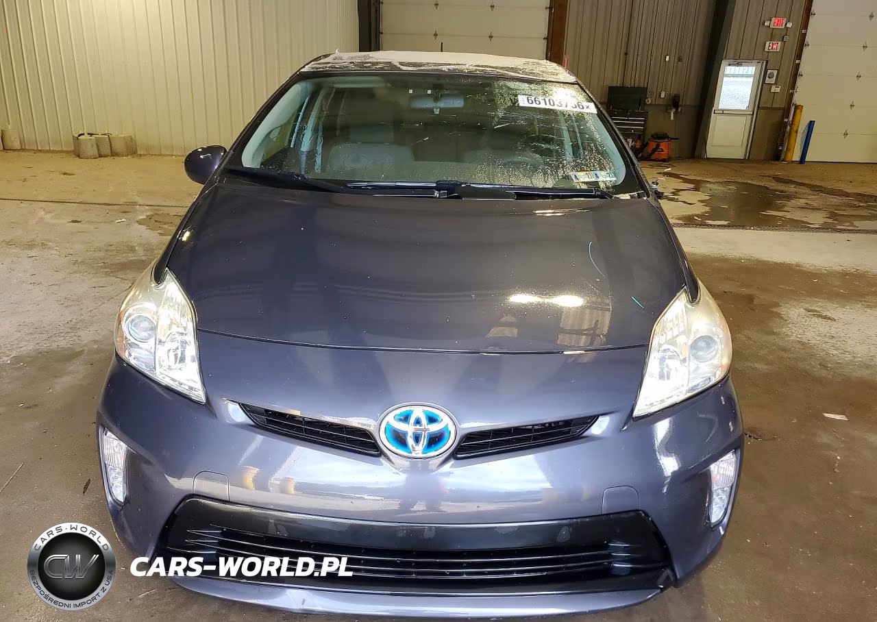 2014 Toyota Prius Three VIN:JTDKN3DU6E1821744 - 5