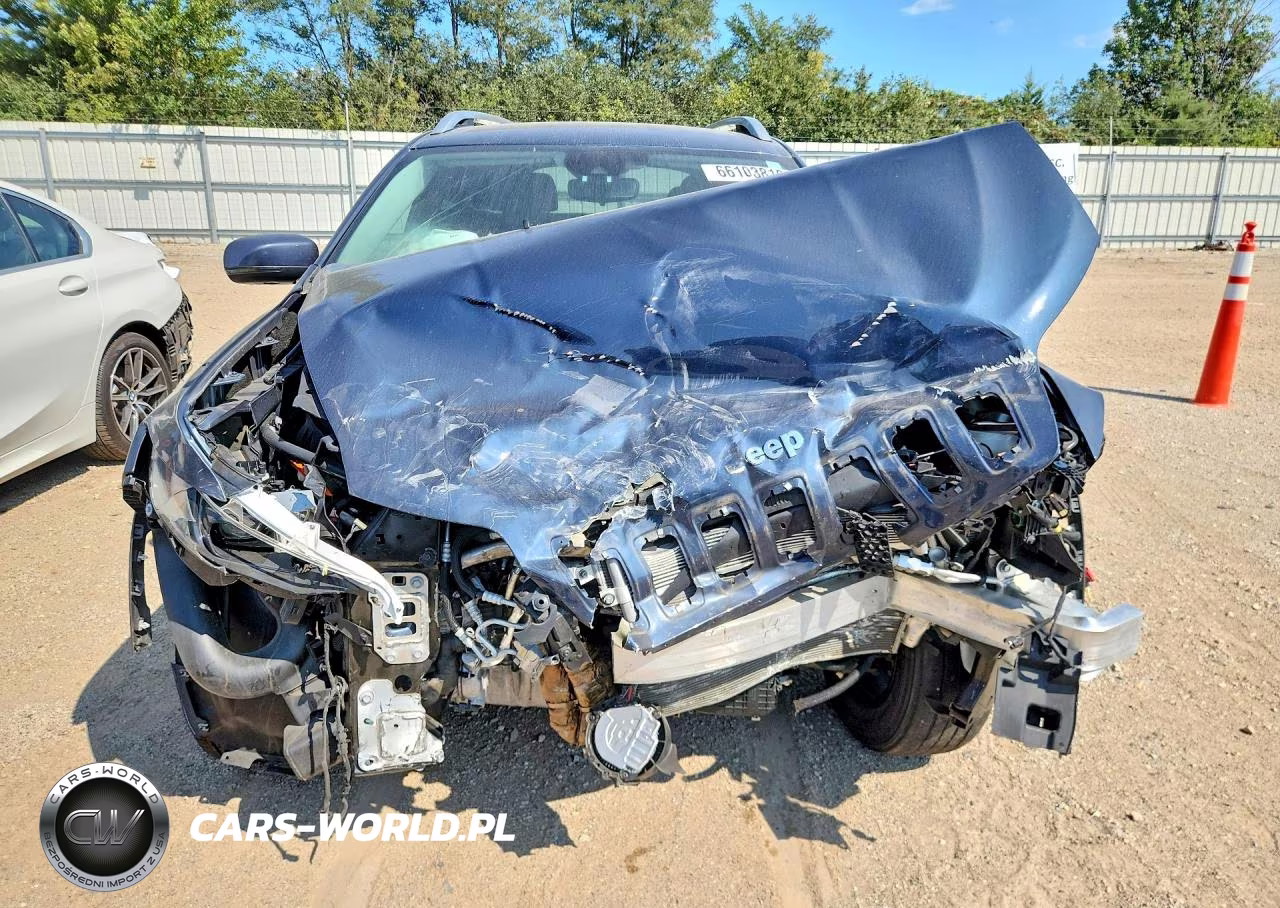 2020 Jeep Cherokee Latitude Plus VIN:1C4PJMLX8LD640661 - 5