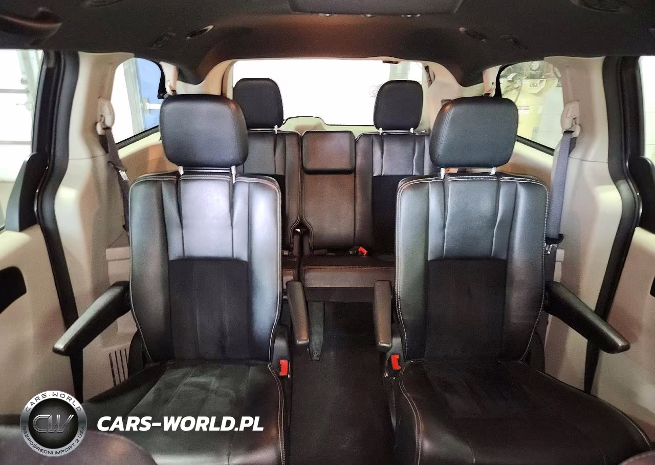 2018 Dodge Grand Caravan Sxt VIN:2C4RDGCG9JR297113 - 10