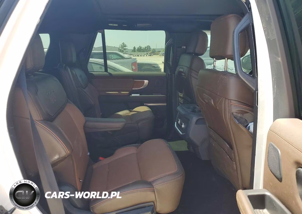 2025 Ford Expedition King Ranch VIN:1FMJU1P8XSEA12765 - 11