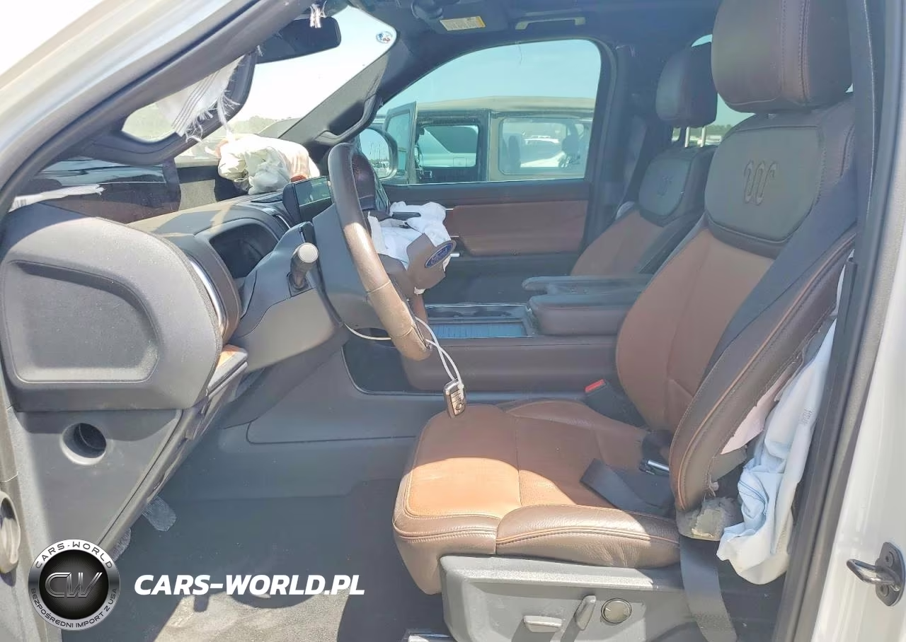 2025 Ford Expedition King Ranch VIN:1FMJU1P8XSEA12765 - 7