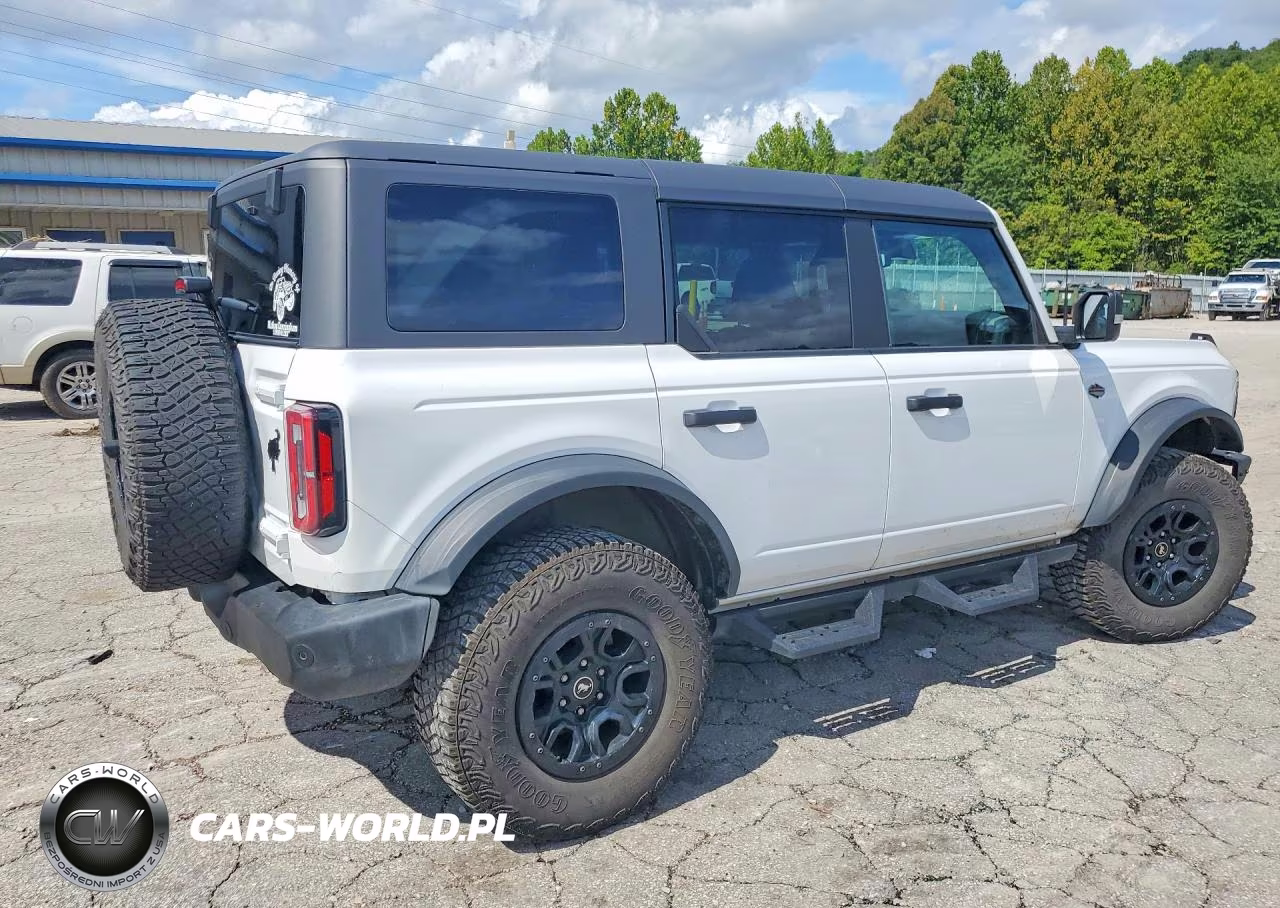 2024 Ford Bronco Wildtrak VIN:1FMEE2BP0RLA81327 - 3