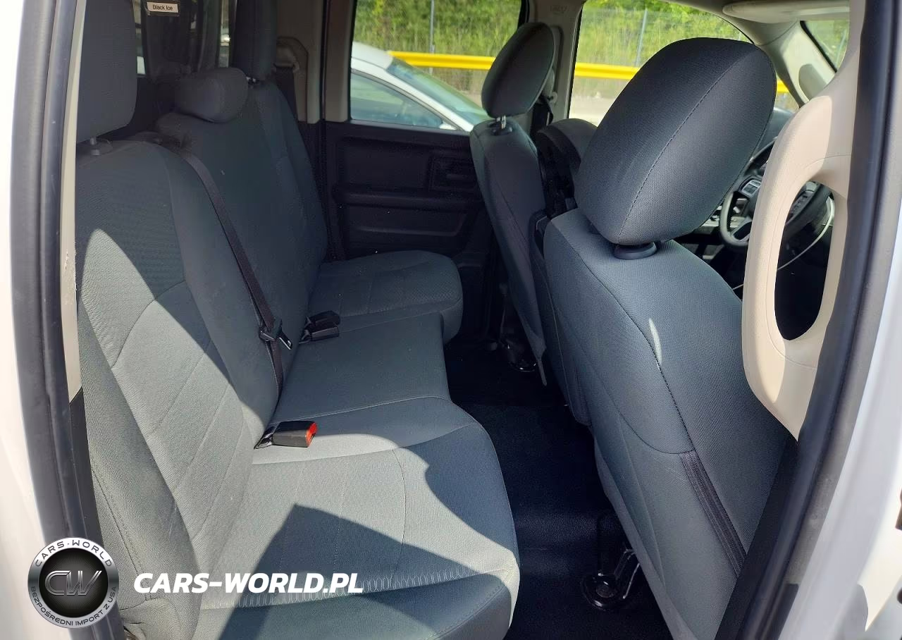 2019 Ram 1500 Classic Tradesman VIN:1C6RR6FG2KS712464 - 10