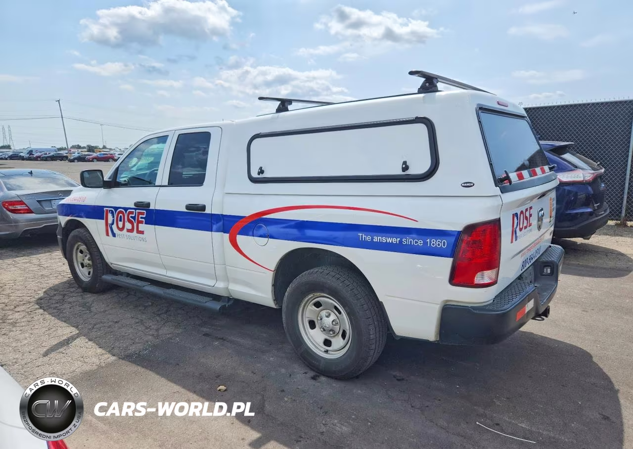 2019 Ram 1500 Classic Tradesman VIN:1C6RR6FG2KS712464 - 2