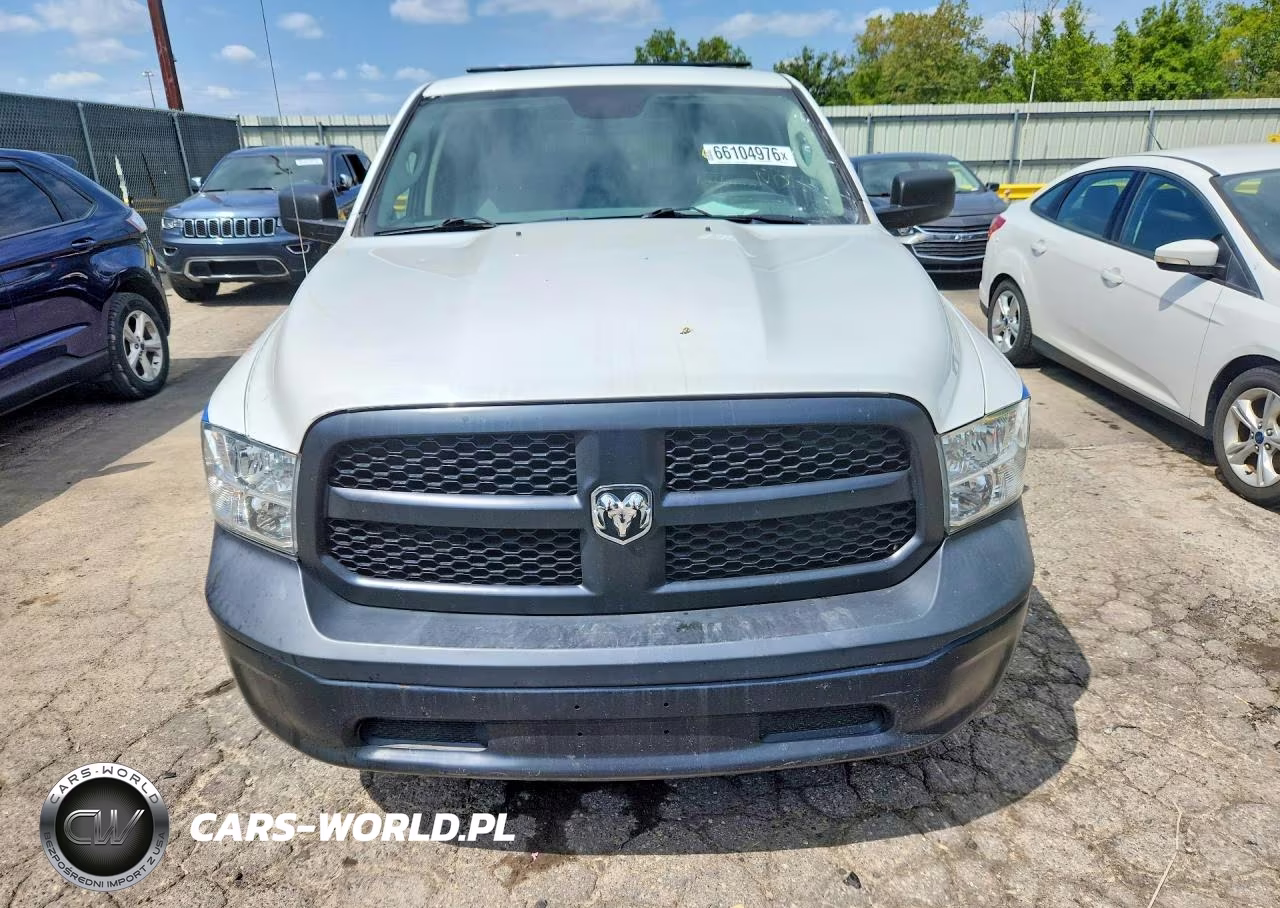 2019 Ram 1500 Classic Tradesman VIN:1C6RR6FG2KS712464 - 5