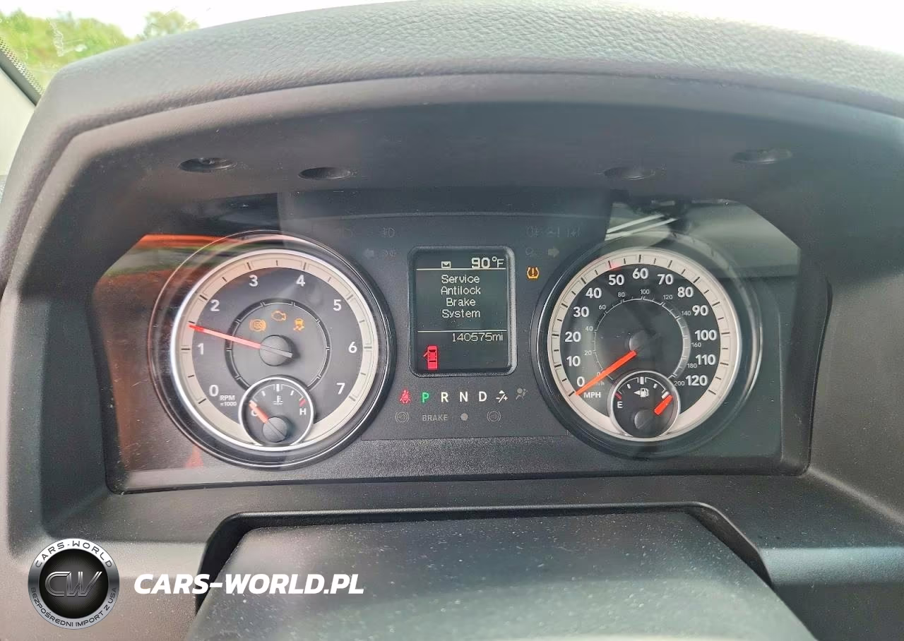 2019 Ram 1500 Classic Tradesman VIN:1C6RR6FG2KS712464 - 9
