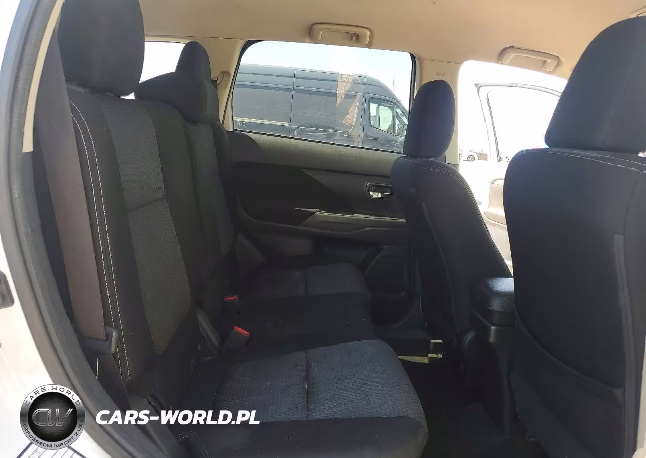 2018 Mitsubishi Outlander Se VIN:JA4AD3A32JZ039666 - 11