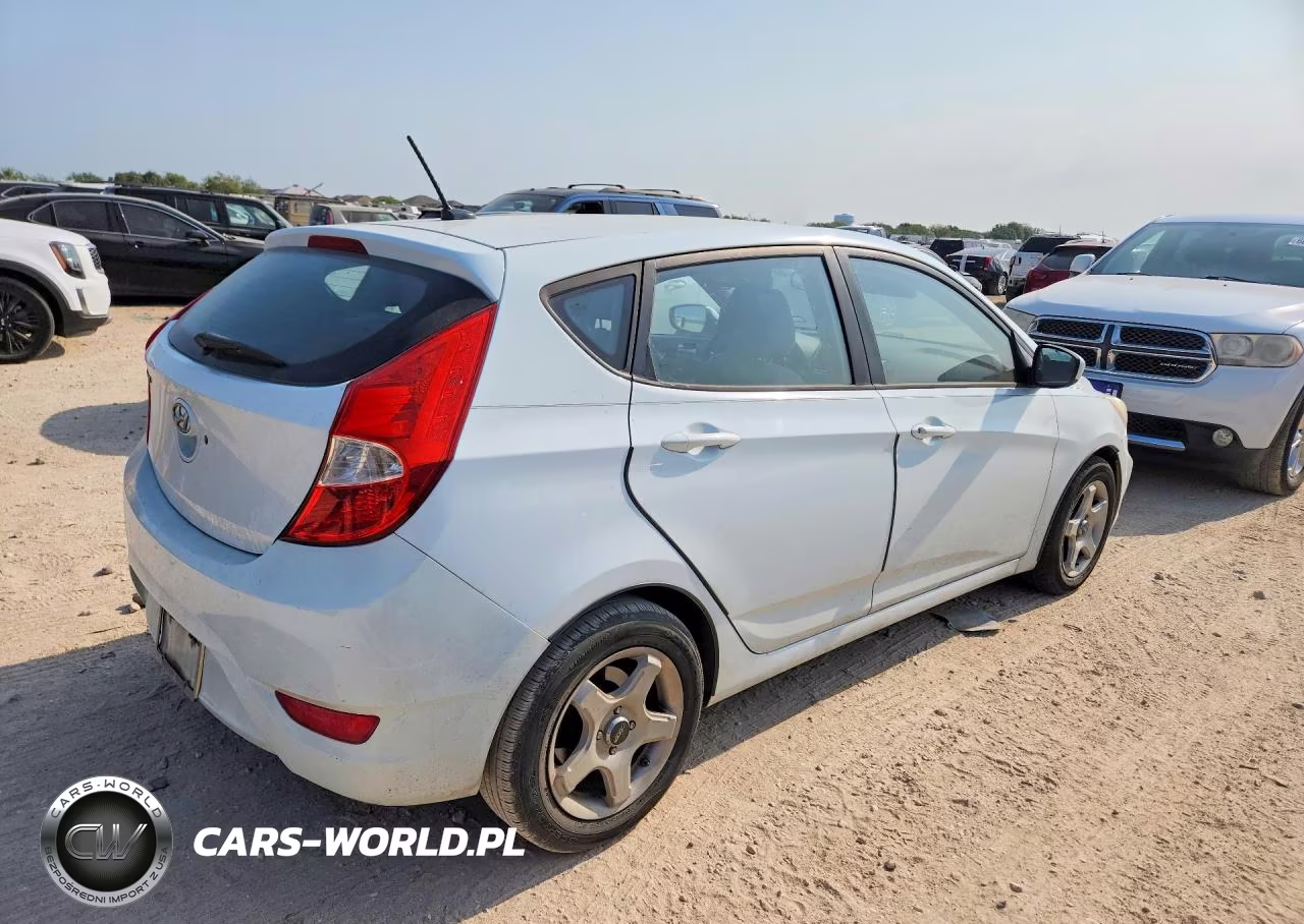 2012 Hyundai Accent Gs VIN:KMHCT5AE2CU025485 - 3
