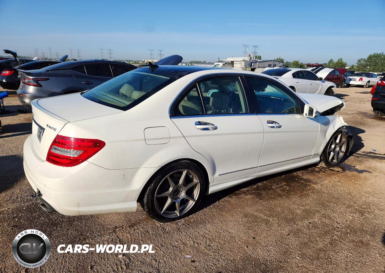 2012 Mercedes-Benz C 300 4Matic VIN:WDDGF8BB1CA698875 - 3
