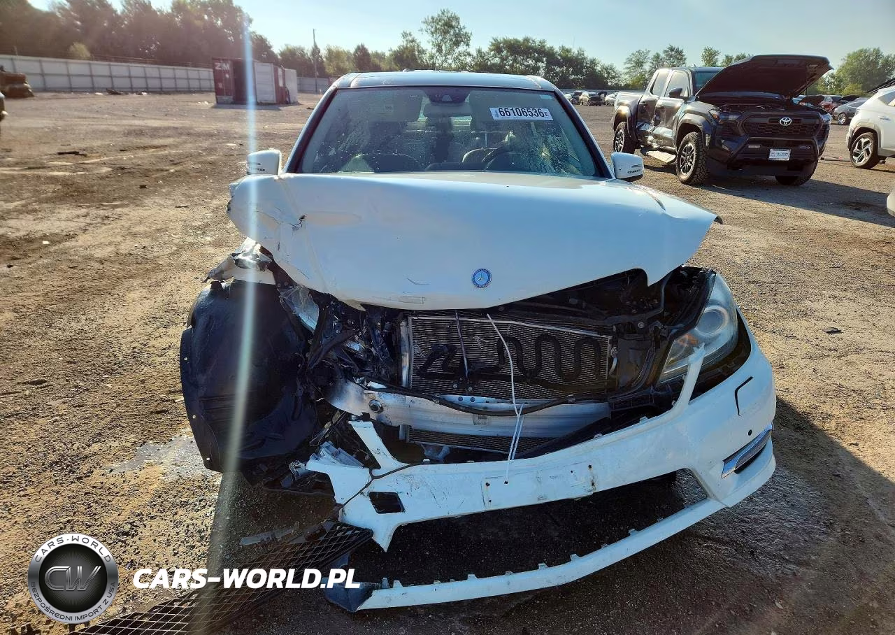 2012 Mercedes-Benz C 300 4Matic VIN:WDDGF8BB1CA698875 - 5