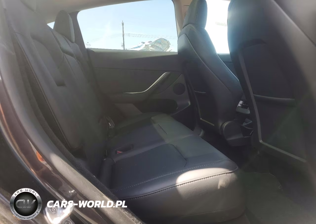2024 Tesla Model Y VIN:7SAYGDEE8RF167654 - 10