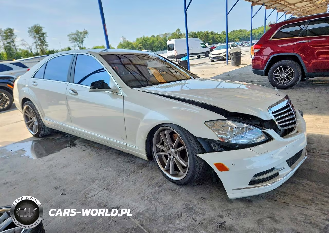 2010 Mercedes-Benz S 550 VIN:WDDNG7BB8AA340684 - 4