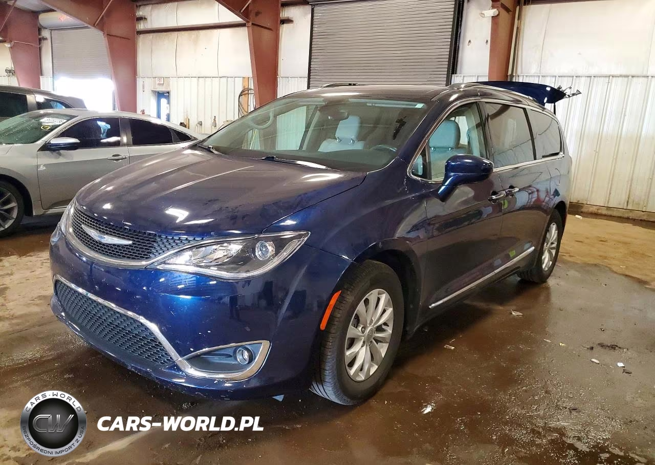 2018 Chrysler Pacifica Touring L VIN:2C4RC1BG0JR127868 - 1