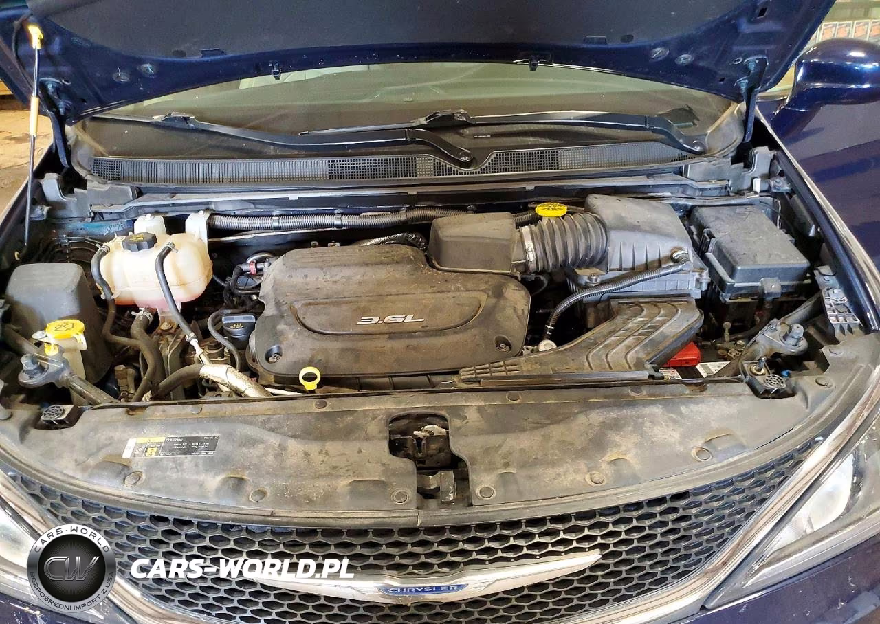 2018 Chrysler Pacifica Touring L VIN:2C4RC1BG0JR127868 - 12