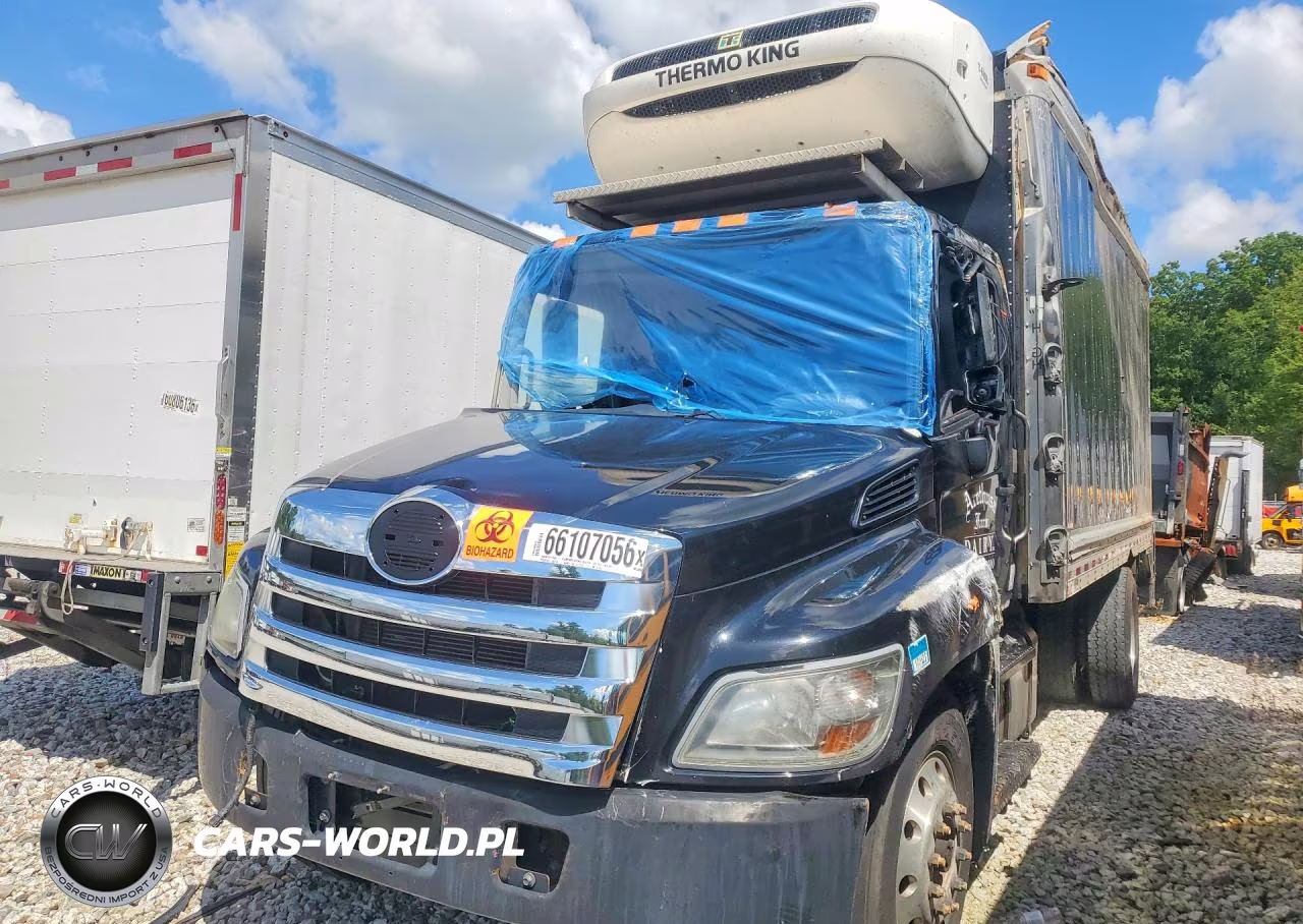 2019 Hino 258-268 Refrigerated Box Truck – zdjęcie 1 z 13