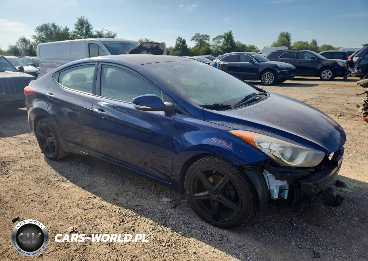 2013 Hyundai Elantra Limited VIN:KMHDH4AE2DU594810 - 4