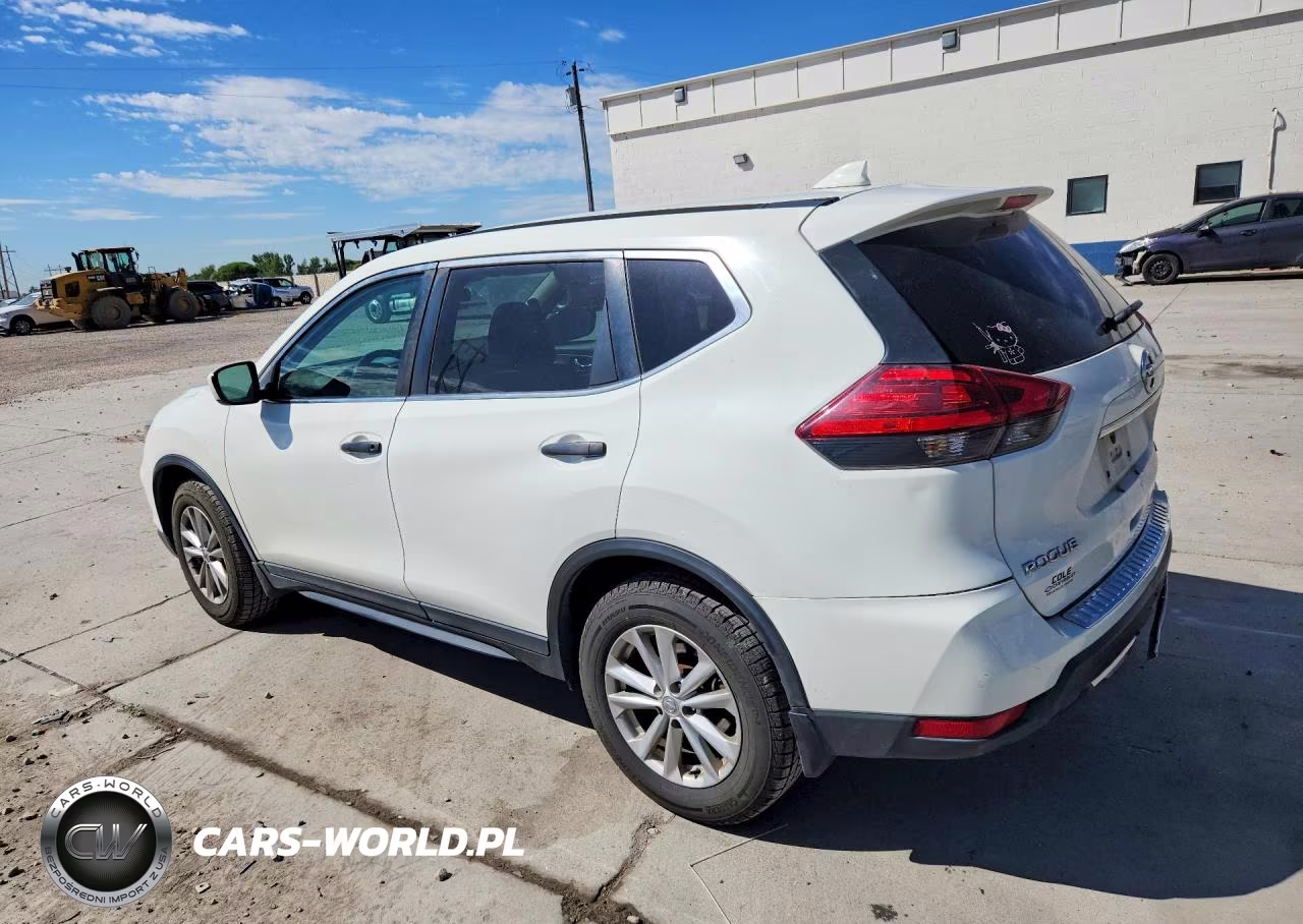 2017 Nissan Rogue S VIN:5N1AT2MM1HC733894 - 2