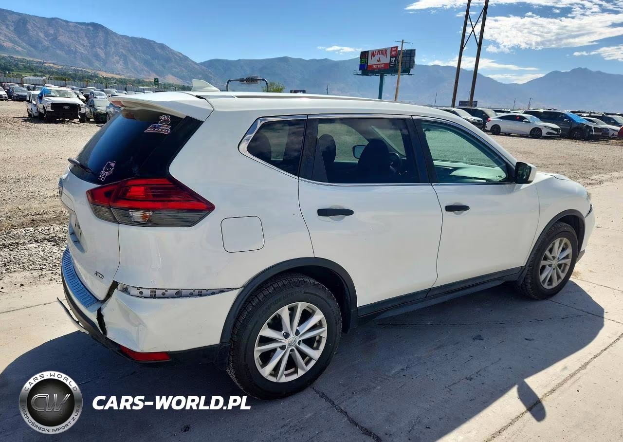 2017 Nissan Rogue S VIN:5N1AT2MM1HC733894 - 3