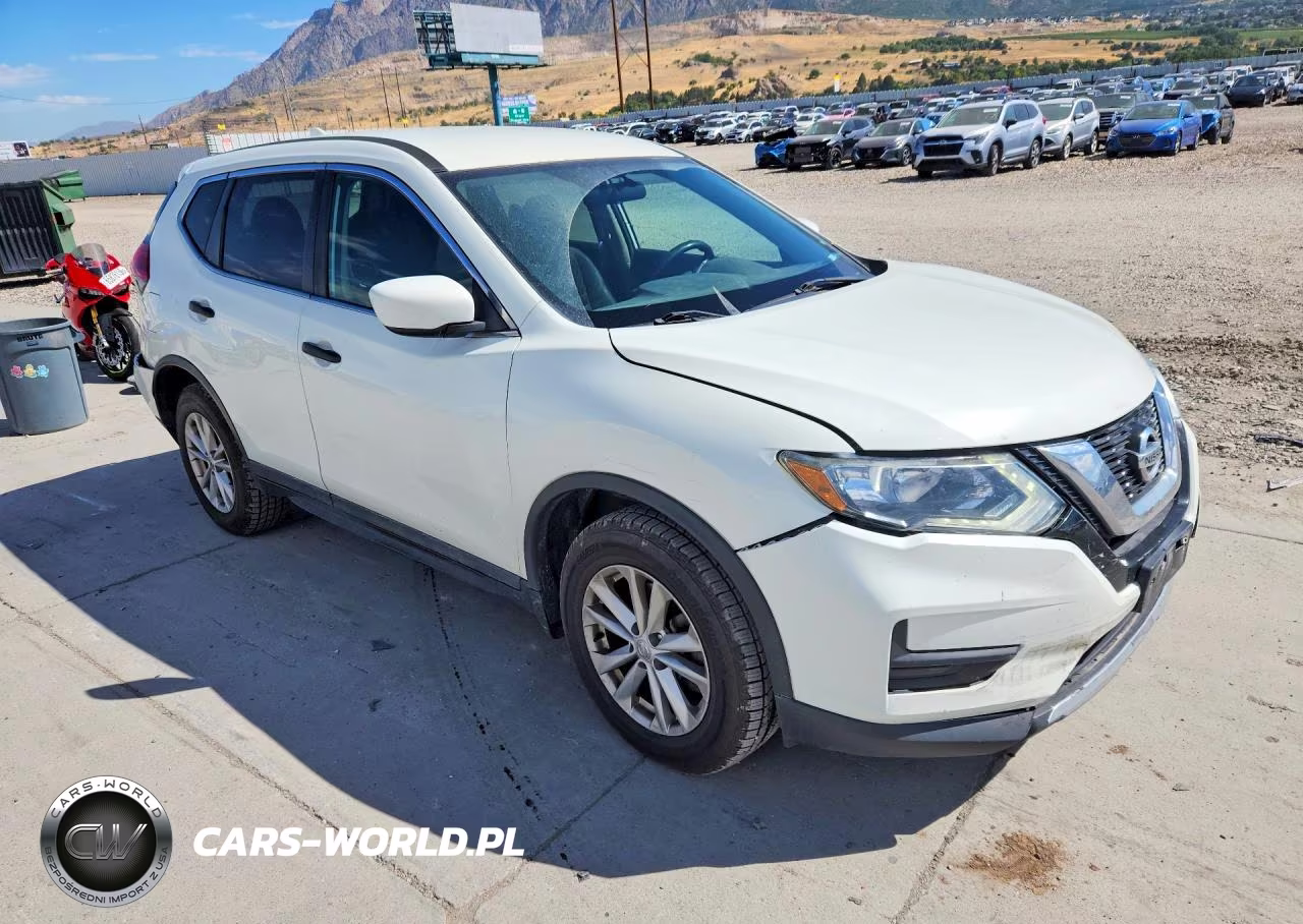 2017 Nissan Rogue S VIN:5N1AT2MM1HC733894 - 4