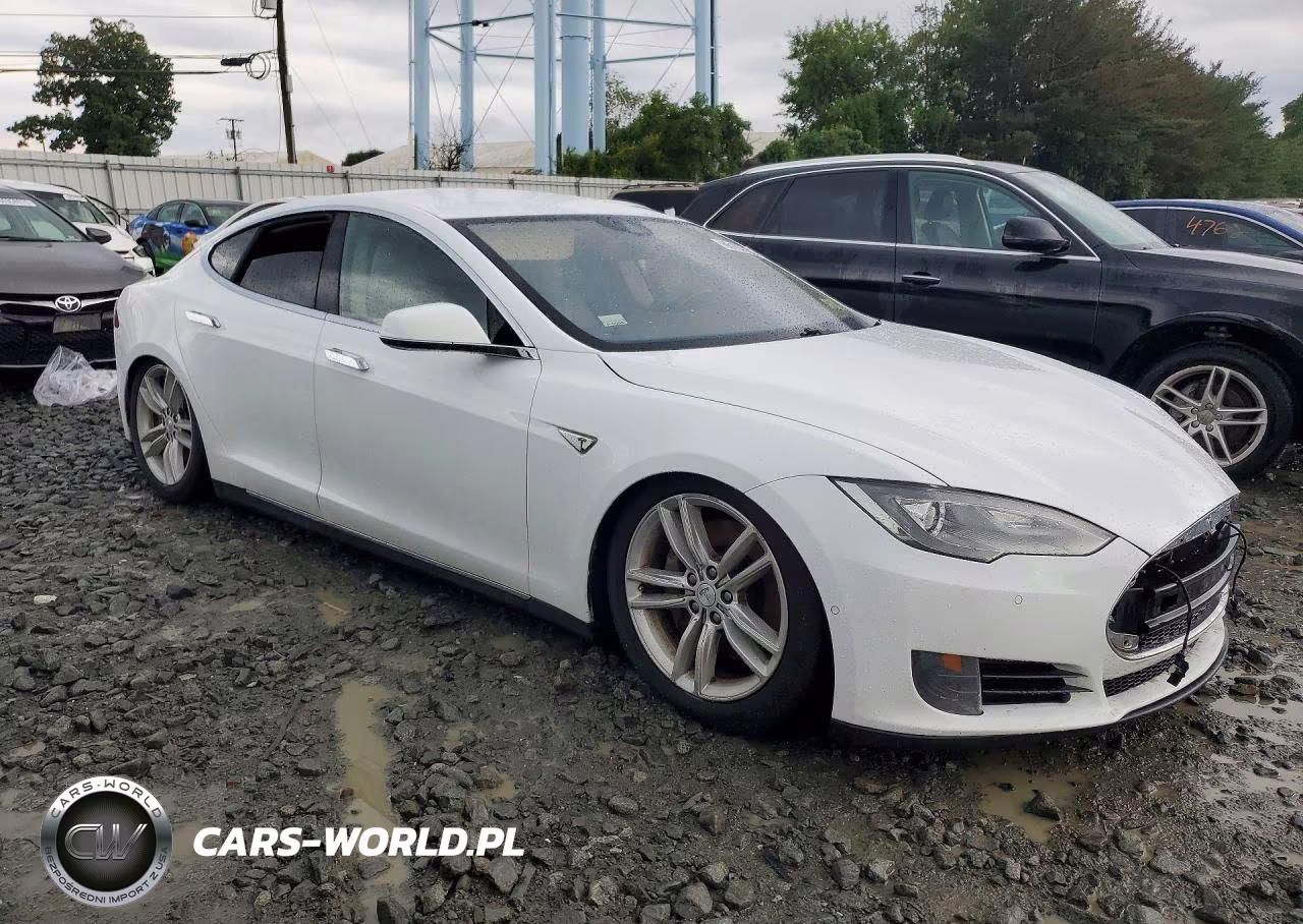 2015 Tesla Model S VIN:5YJSA1E23FF103395 - 4