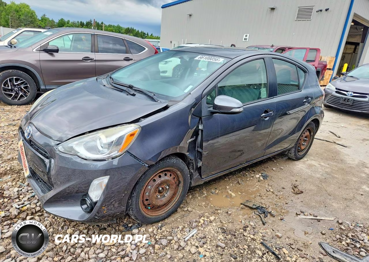 2015 Toyota Prius C Four