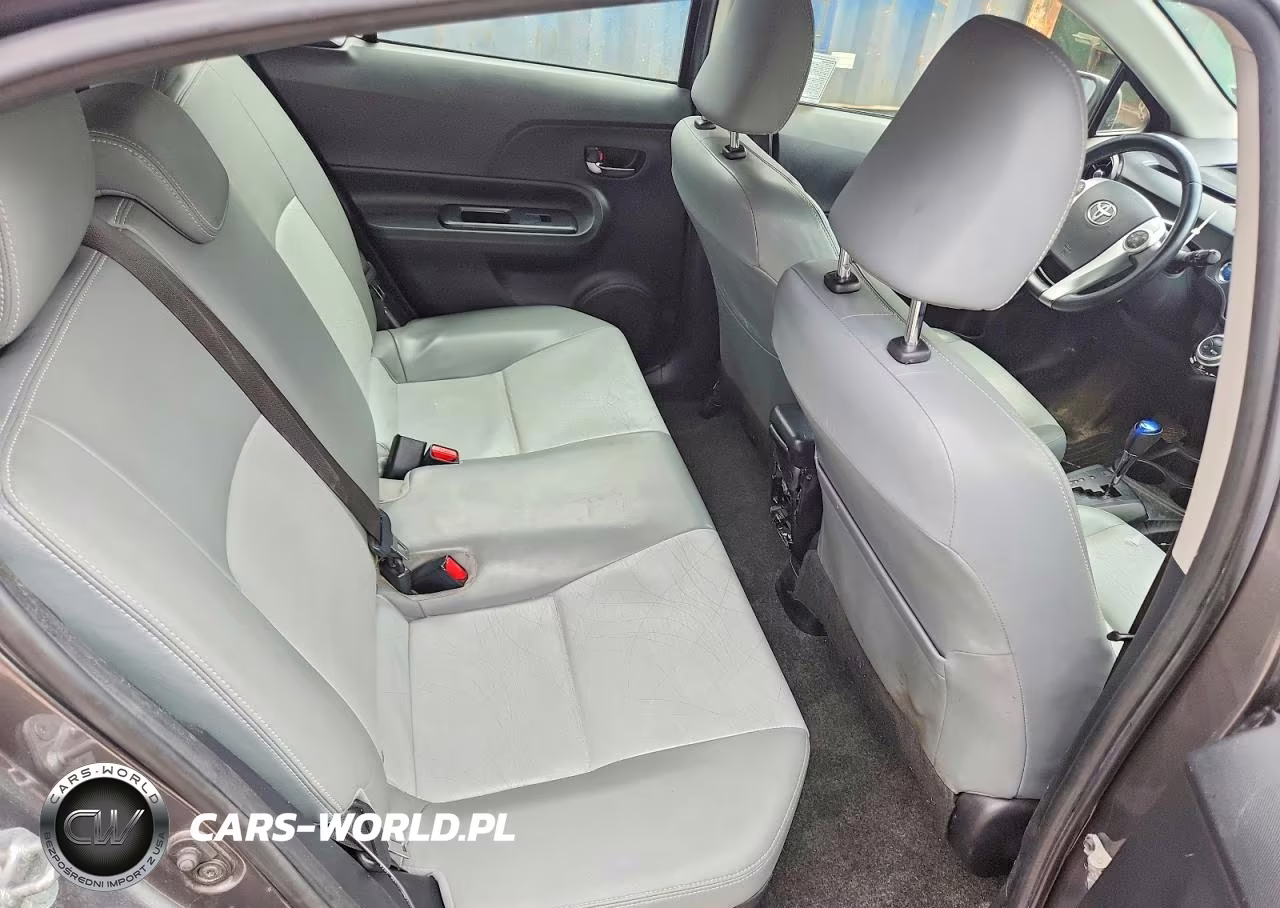 2015 Toyota Prius C Four VIN:JTDKDTB3XF1095062 - 10