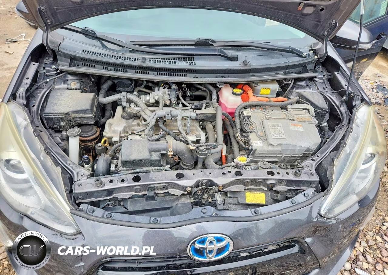 2015 Toyota Prius C Four VIN:JTDKDTB3XF1095062 - 11