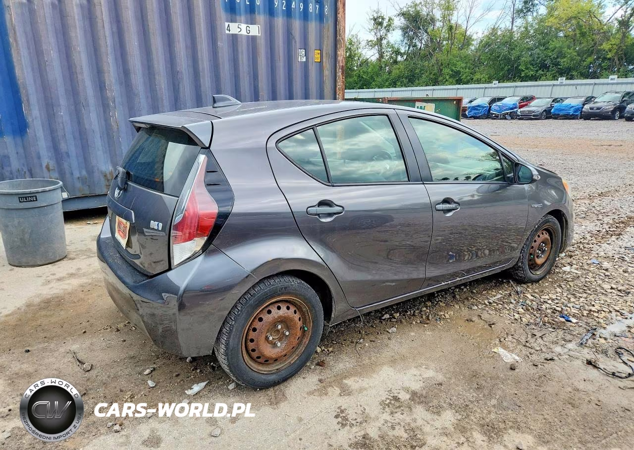 2015 Toyota Prius C Four VIN:JTDKDTB3XF1095062 - 3
