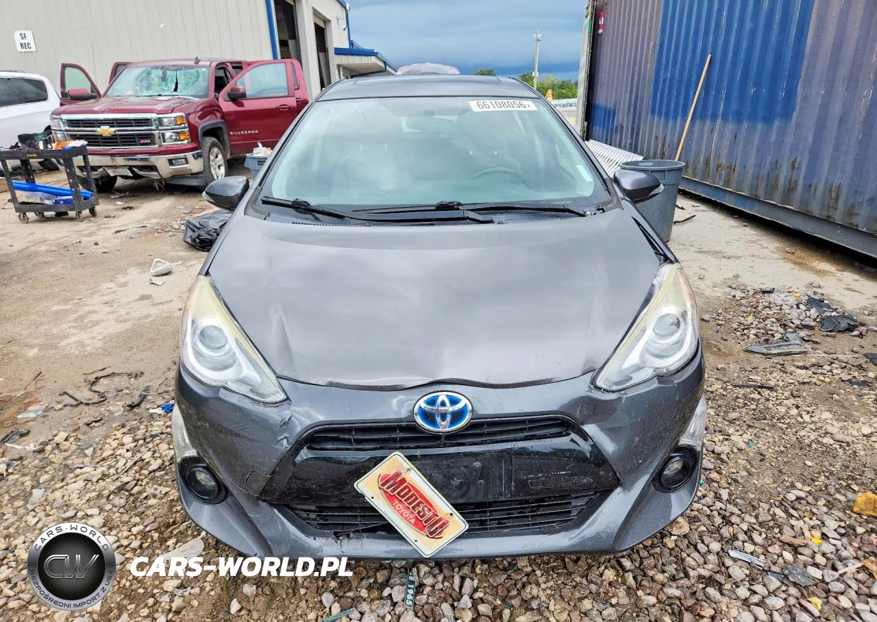 2015 Toyota Prius C Four VIN:JTDKDTB3XF1095062 - 5