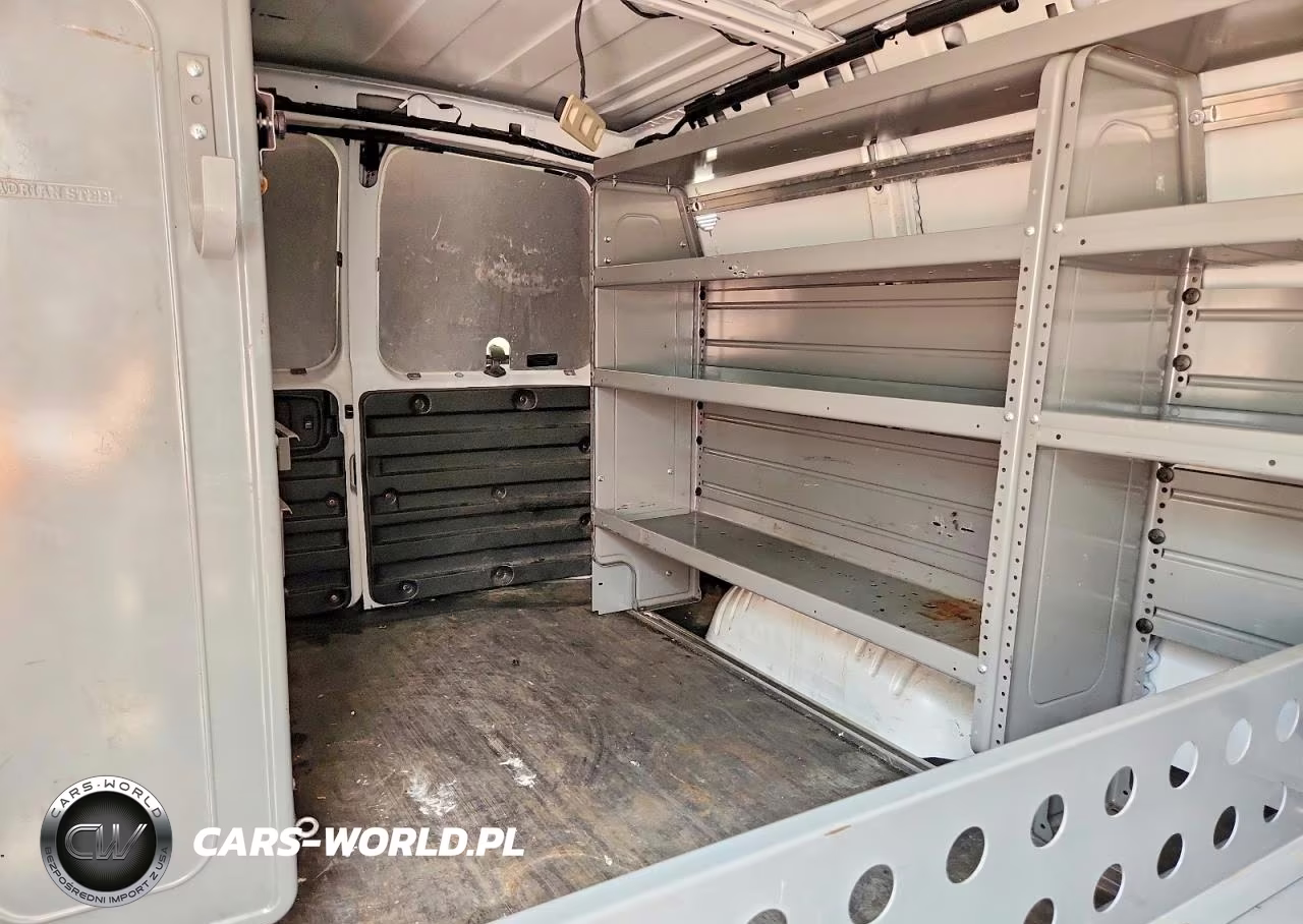 2019 Chevrolet Express G2500 VIN:1GCWGAFP2K1366653 - 10