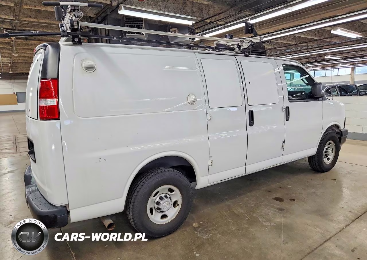 2019 Chevrolet Express G2500 VIN:1GCWGAFP2K1366653 - 3