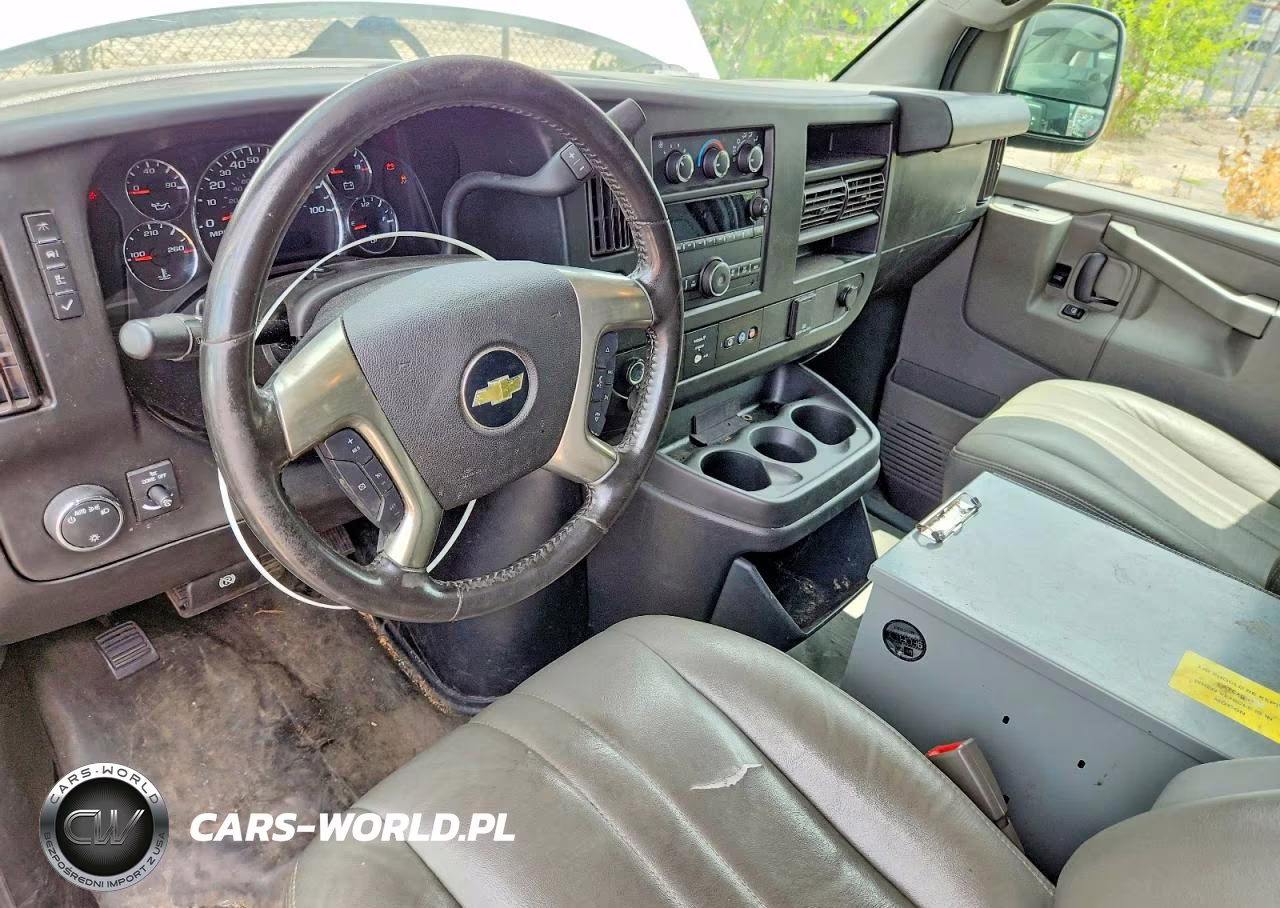 2019 Chevrolet Express G2500 VIN:1GCWGAFP2K1366653 - 8