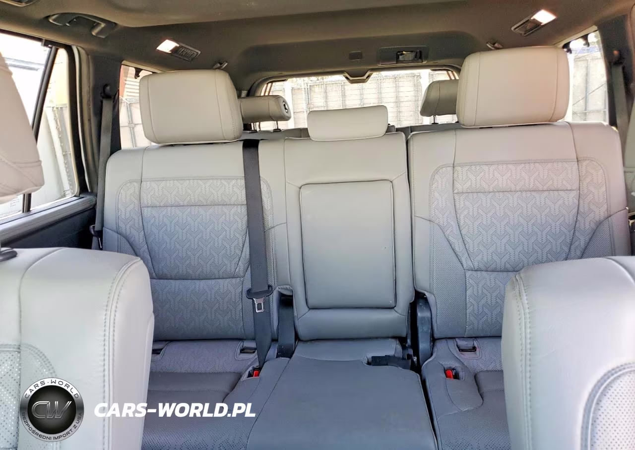 2025 Toyota Sequoia Limited VIN:7SVAAABA3SX053028 - 10
