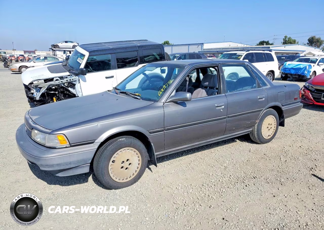 1990 Toyota Camry Le