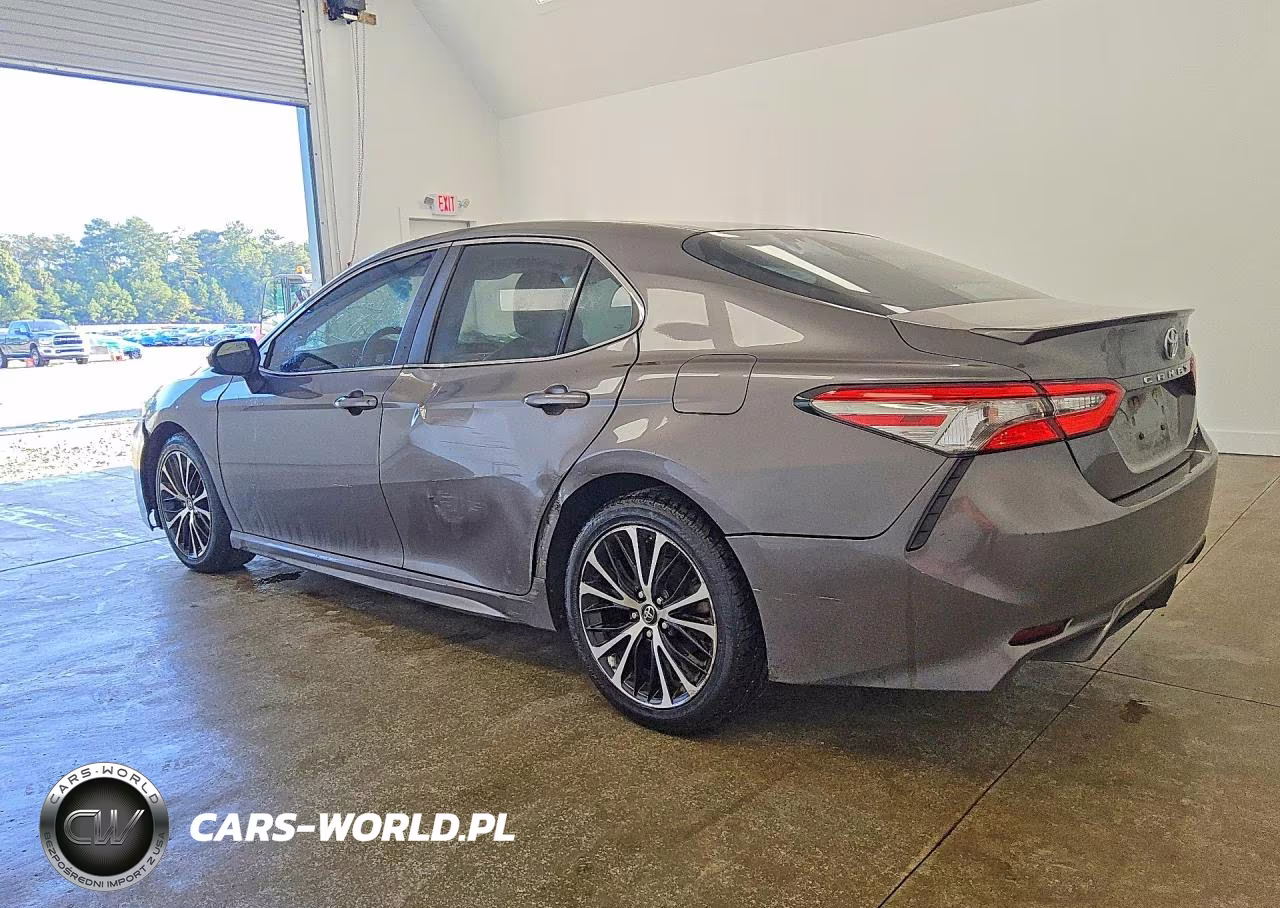 2018 Toyota Camry Se VIN:4T1B11HK2JU627533 - 2