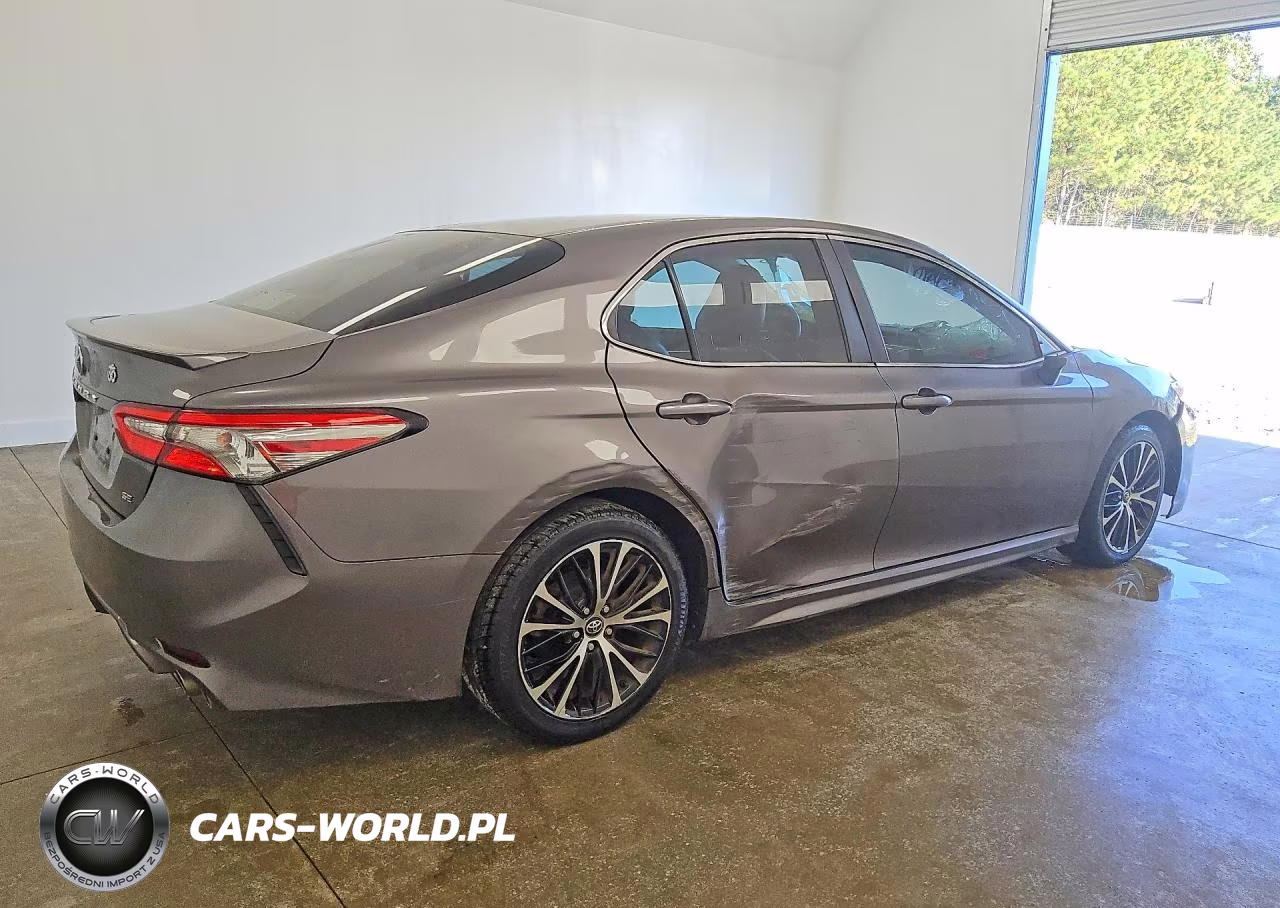 2018 Toyota Camry Se VIN:4T1B11HK2JU627533 - 3