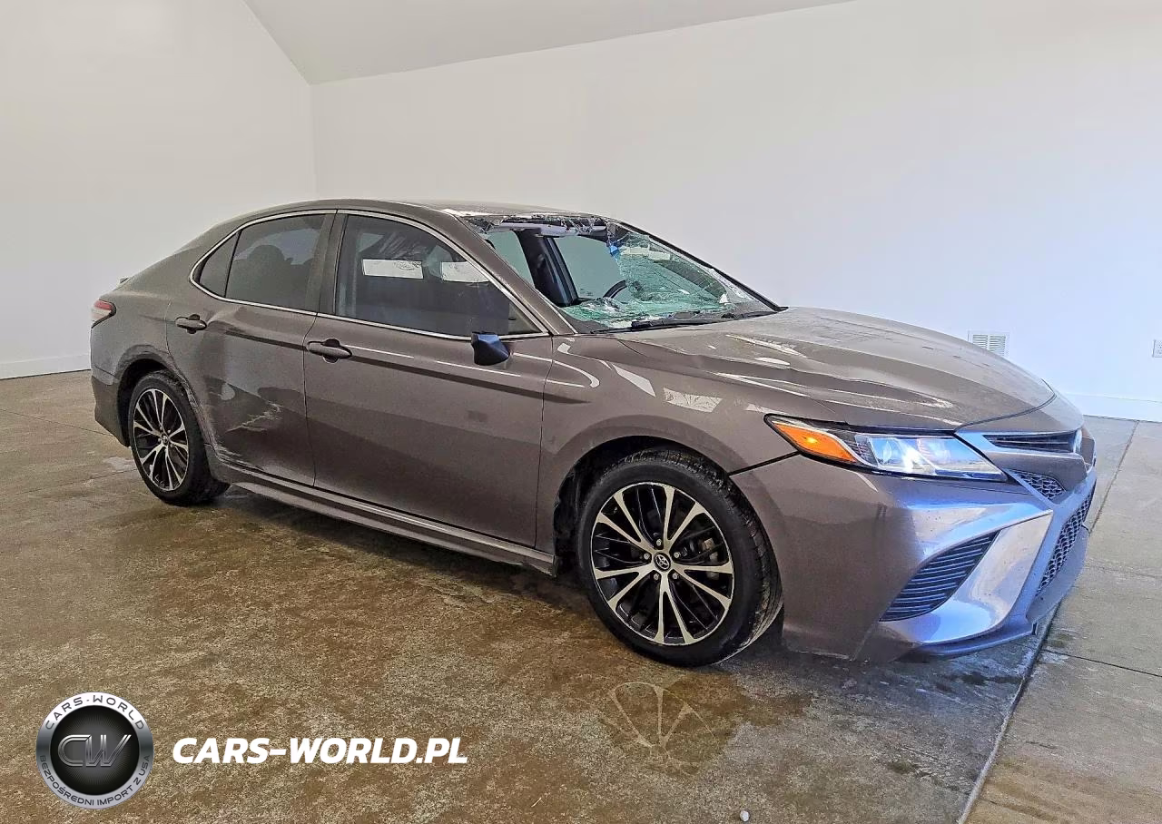 2018 Toyota Camry Se VIN:4T1B11HK2JU627533 - 4