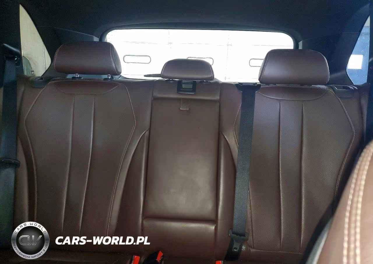 2018 BMW X5 xDrive50I VIN:5UXKR6C52J0U14499 - 10