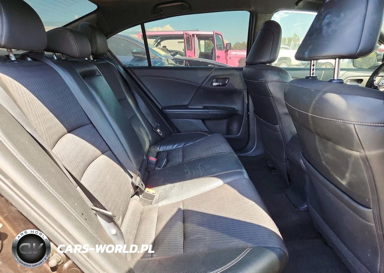 2017 Honda Accord Sport VIN:1HGCR2F5XHA249902 - 10