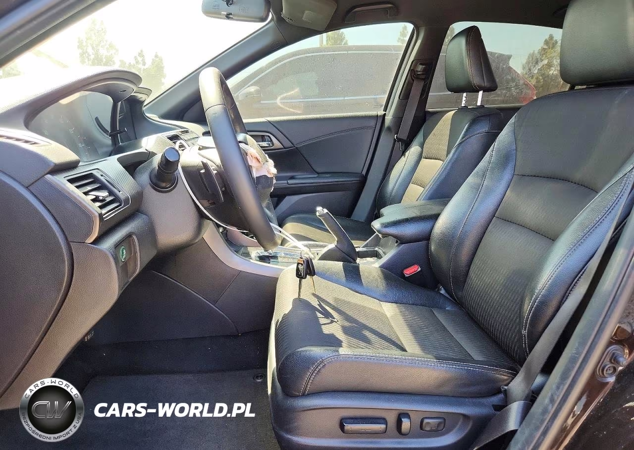 2017 Honda Accord Sport VIN:1HGCR2F5XHA249902 - 7