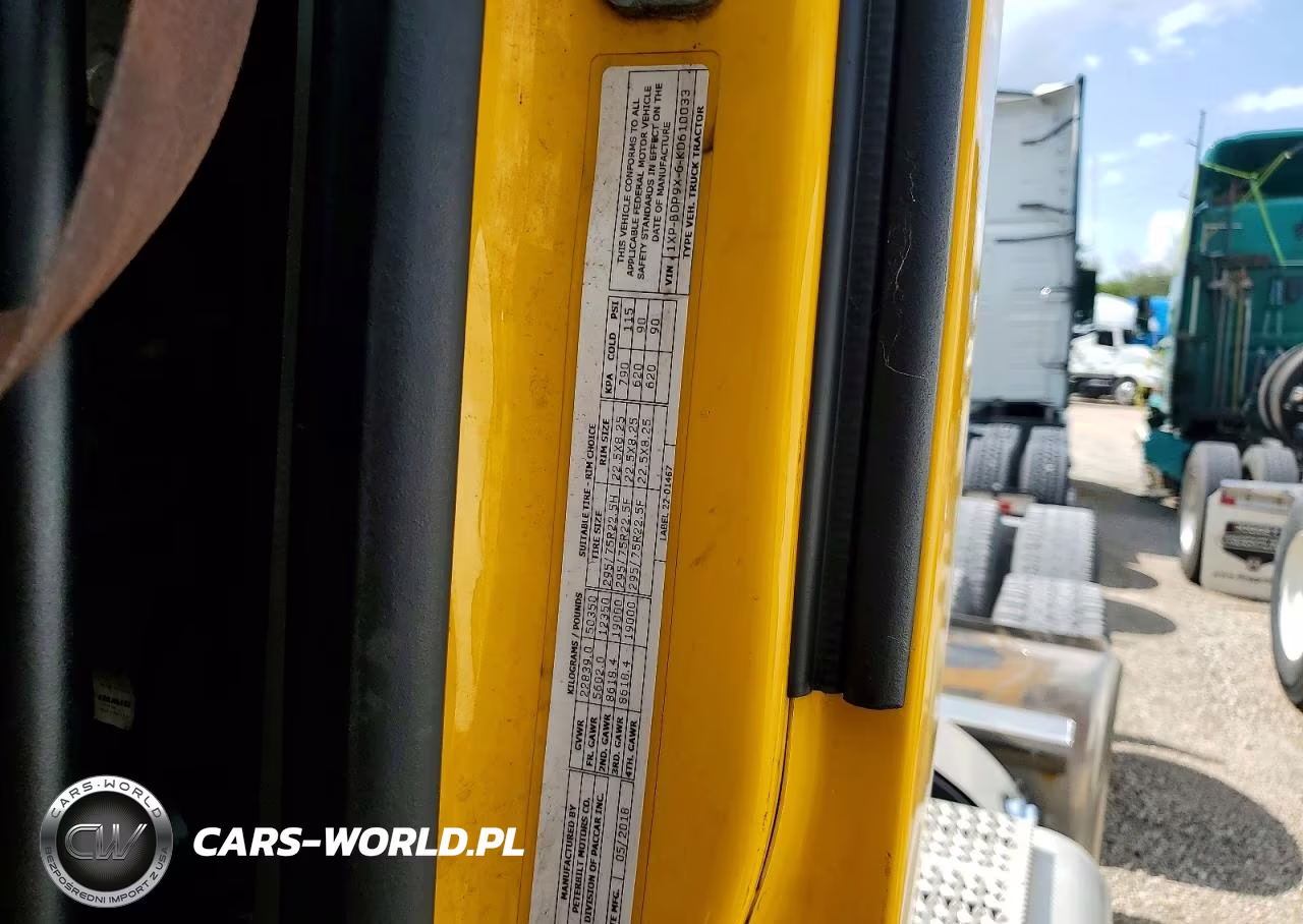 2019 Peterbilt 579 VIN:1XPBDP9X6KD610033 - 11