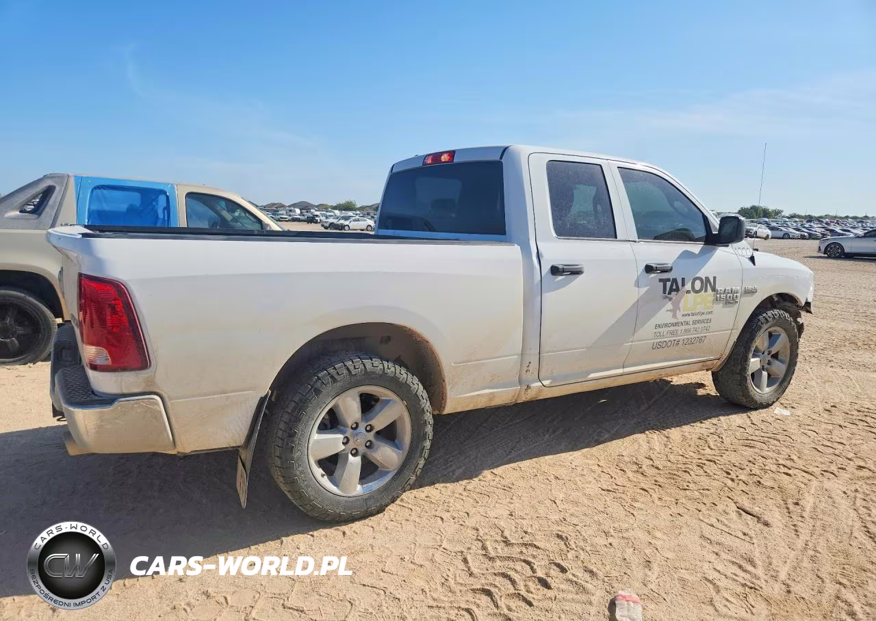 2019 Ram 1500 Classic Tradesman VIN:1C6RR7FT7KS726041 - 3