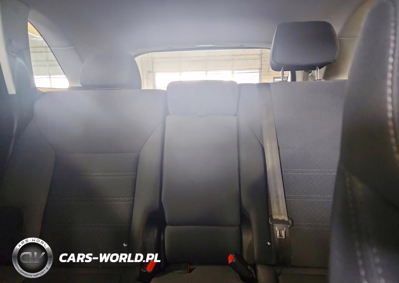 2018 Kia Sorento Lx VIN:5XYPGDA3XJG347700 - 10